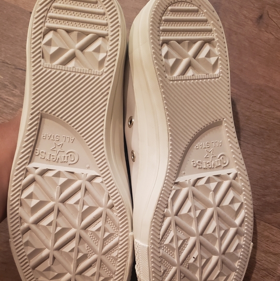 Converse - Picture 3 of 3